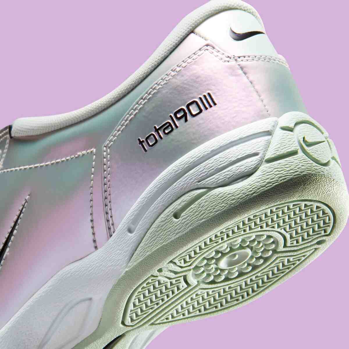 Nike Total 90 III, Nike Total 90, Nike - 耐克 Total 90 III "五彩 "增添未來主義光芒