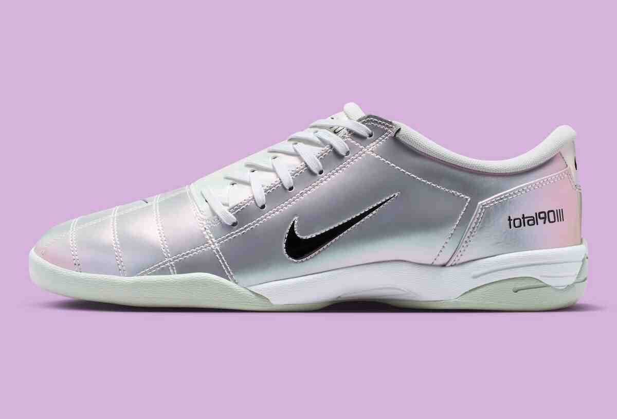 Nike Total 90 III, Nike Total 90, Nike - 耐克 Total 90 III "五彩 "增添未來主義光芒