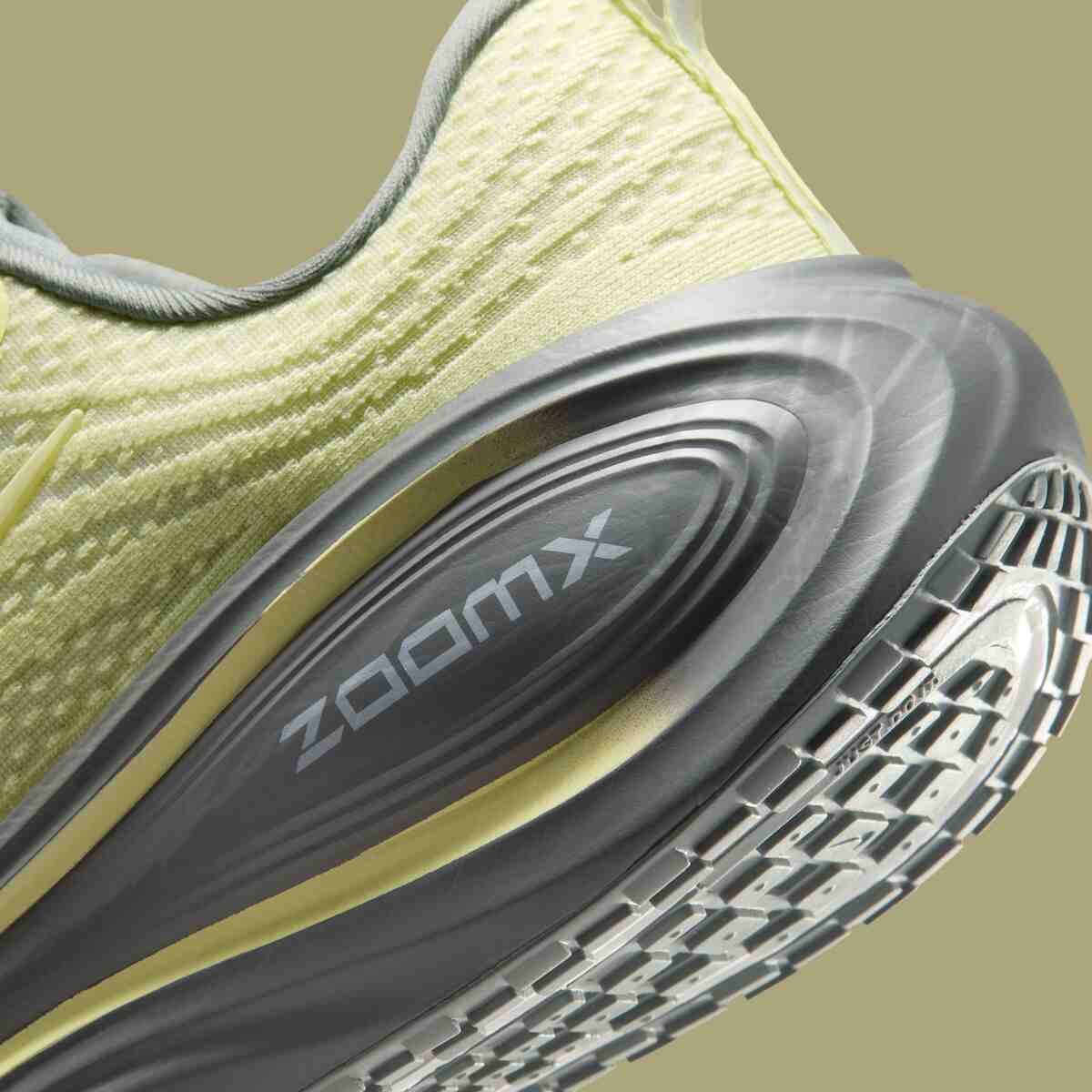 耐克 Vomero Plus "生命石灰 "閃耀宇宙風采 Nike Vomero Plus, Nike - 耐克 Vomero Plus "生命石灰 "閃耀宇宙風采