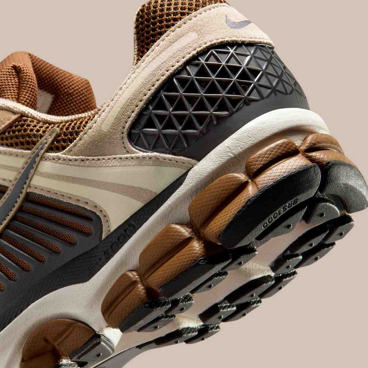 耐克 Zoom Vomero 5 "淺英倫棕 "為 Y2K 跑者帶來平靜之感 Nike Zoom Vomero 5, Nike - 耐克 Zoom Vomero 5 "淺英倫棕 "為 Y2K 跑者帶來平靜之感