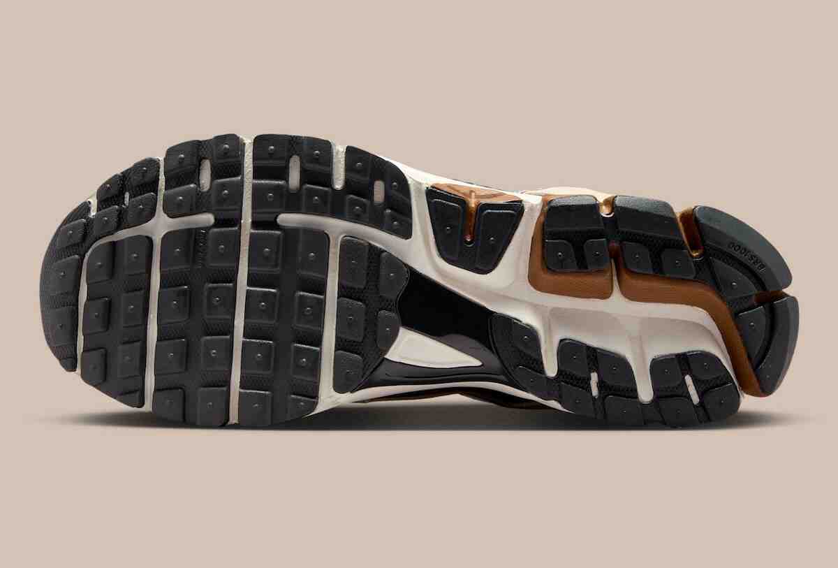 耐克 Zoom Vomero 5 "淺英倫棕 "為 Y2K 跑者帶來平靜之感 Nike Zoom Vomero 5, Nike - 耐克 Zoom Vomero 5 "淺英倫棕 "為 Y2K 跑者帶來平靜之感