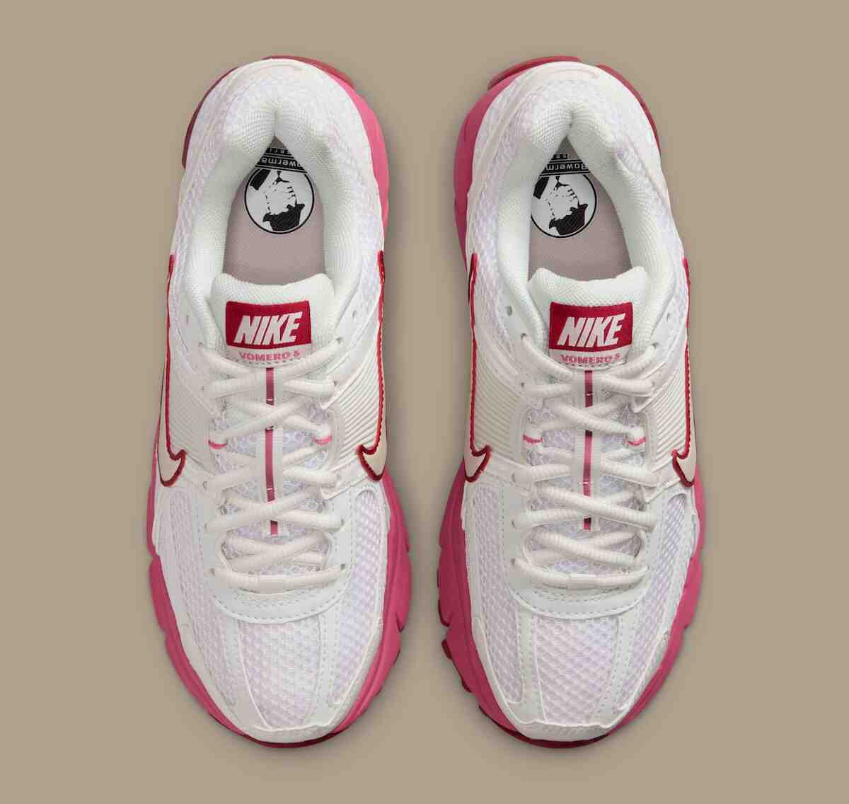 Nike Zoom Vomero 5, Nike - 耐克 Zoom Vomero 5 "牡丹 "為新年做好准備