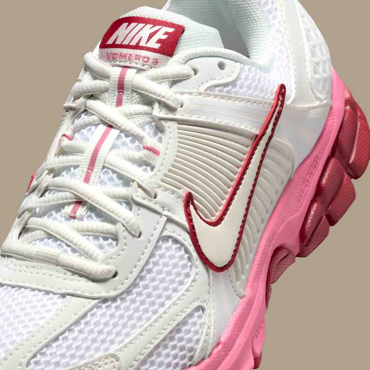 Nike Zoom Vomero 5, Nike - 耐克 Zoom Vomero 5 "牡丹 "為新年做好准備