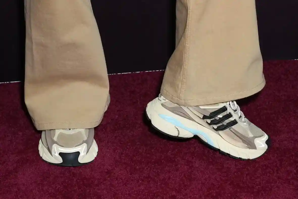 法瑞爾首推全新阿迪達斯水母 "棕褐色 "配色 Pharrell Williams, adidas Adistar Jellyfish, adidas - 法瑞爾首推全新阿迪達斯水母 "棕褐色 "配色