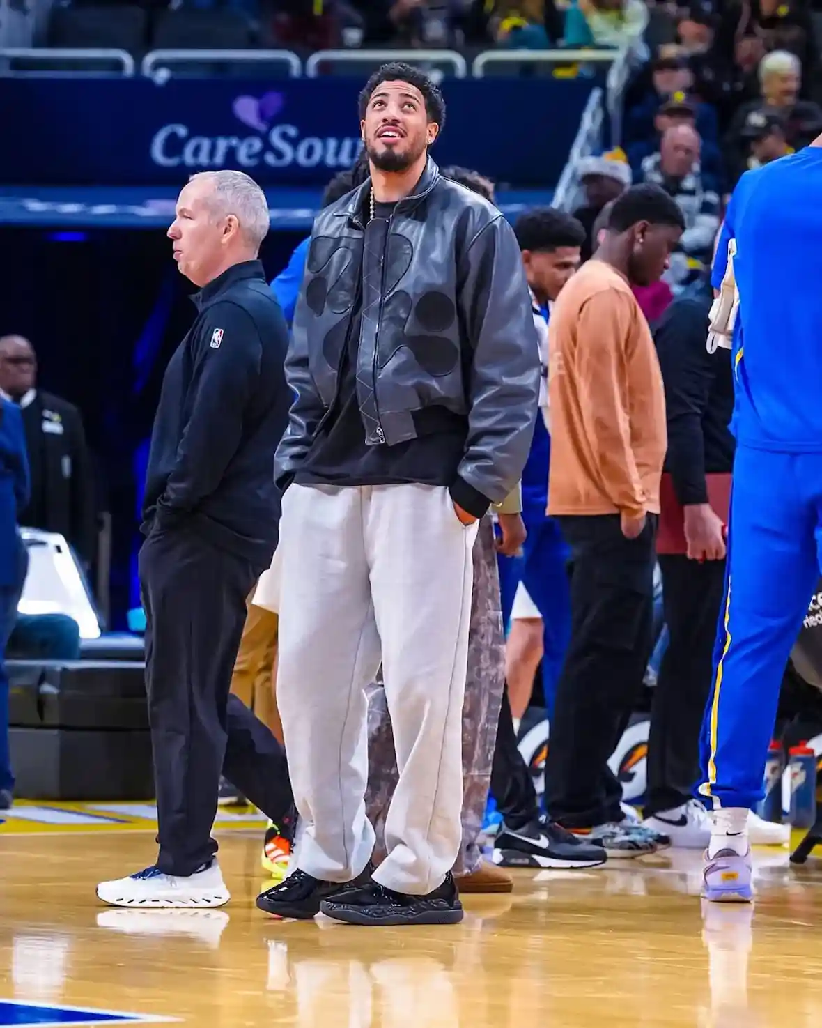 Tyrese Haliburton, PUMA Hali 1, Puma - 泰瑞斯-哈利伯頓首次亮相 PUMA Hali 1 "黑色專利 "鞋款