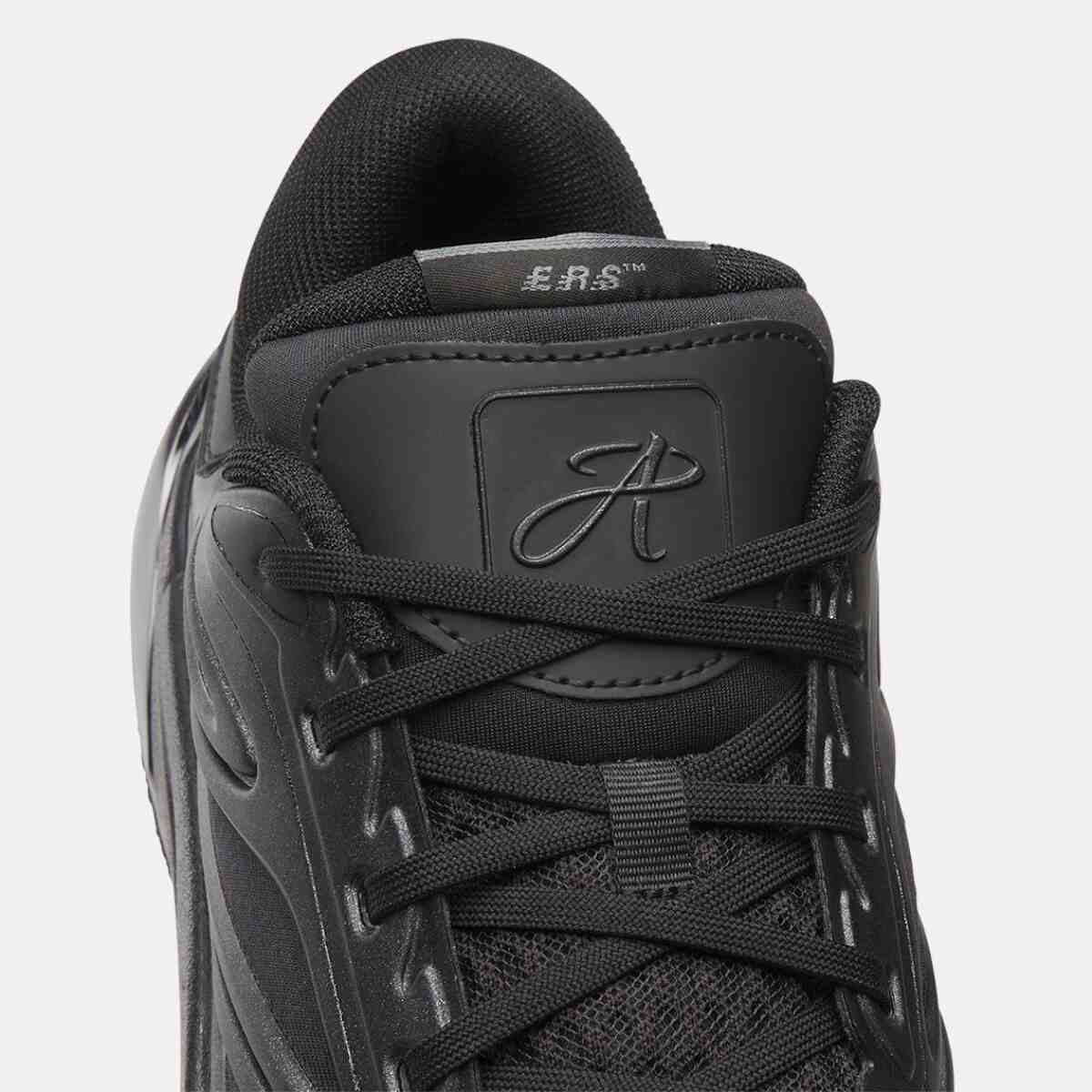 Reebok Angel Reese 1, Reebok, Angel Reese - 銳步天使里斯 1 "黑鑽塵埃 "12 月 11 日發佈