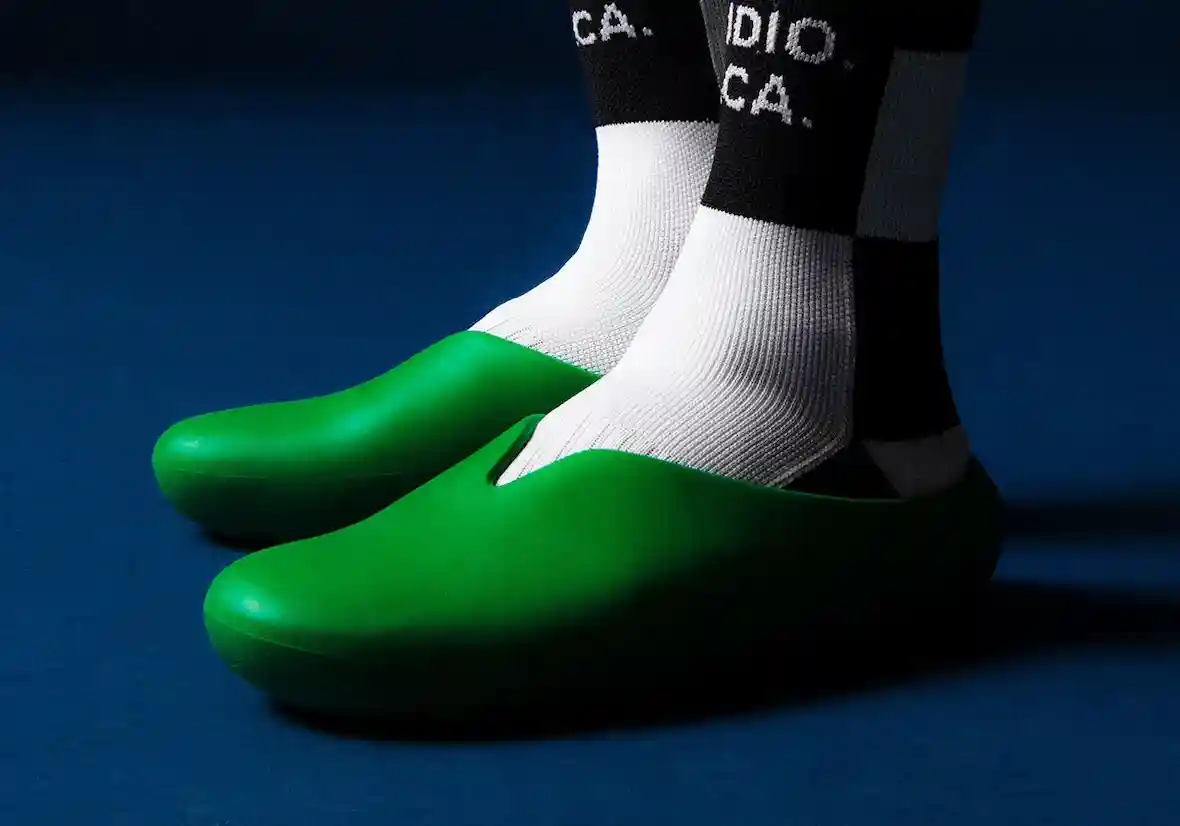 S.R. STUDIO x Vans 2025 年假日系列將鞋類推向雕塑領域 Vibram, Vans Authentic, Vans - S.R. STUDIO x Vans 2025 年假日系列將鞋類推向雕塑領域