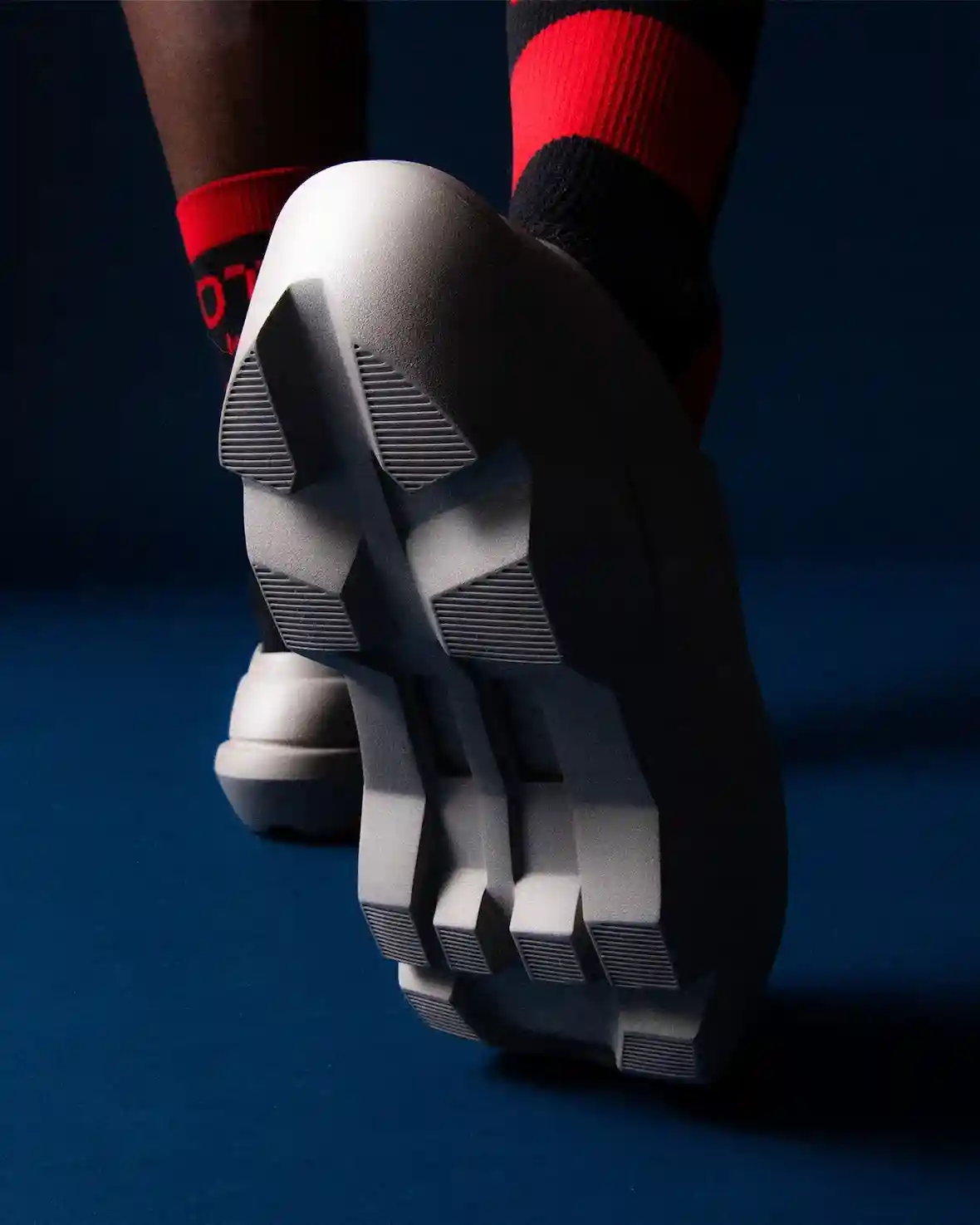 S.R. STUDIO x Vans 2025 年假日系列將鞋類推向雕塑領域 Vibram, Vans Authentic, Vans - S.R. STUDIO x Vans 2025 年假日系列將鞋類推向雕塑領域