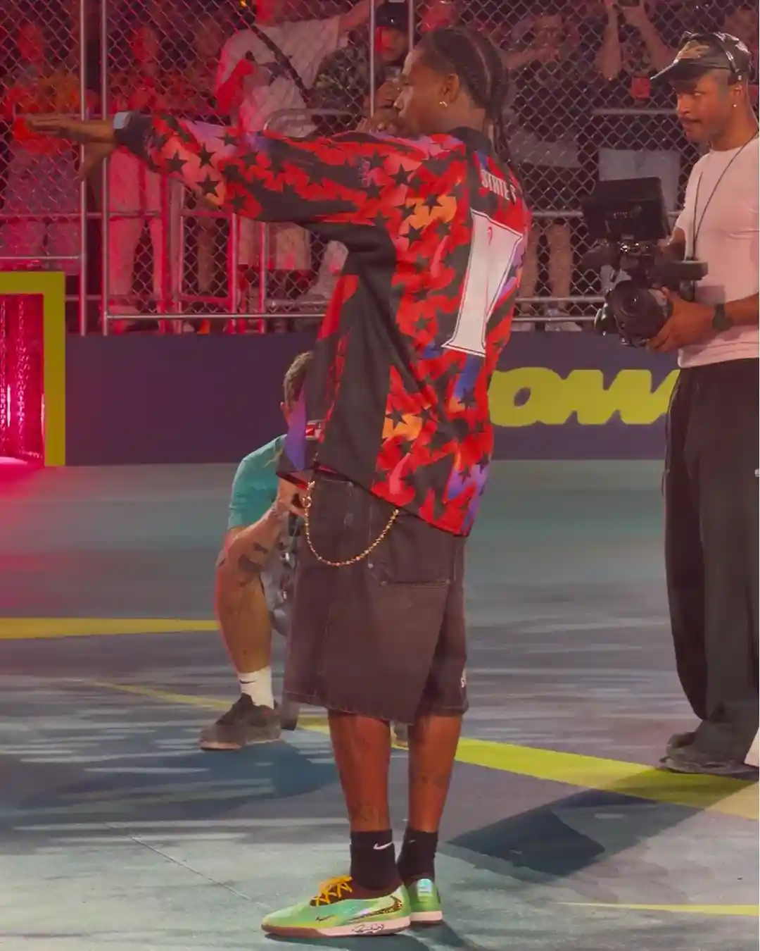 Travis Scott, Nike - 特拉維斯-斯科特在邁阿密 TOMA El Juego 首次亮相耐克足球鞋