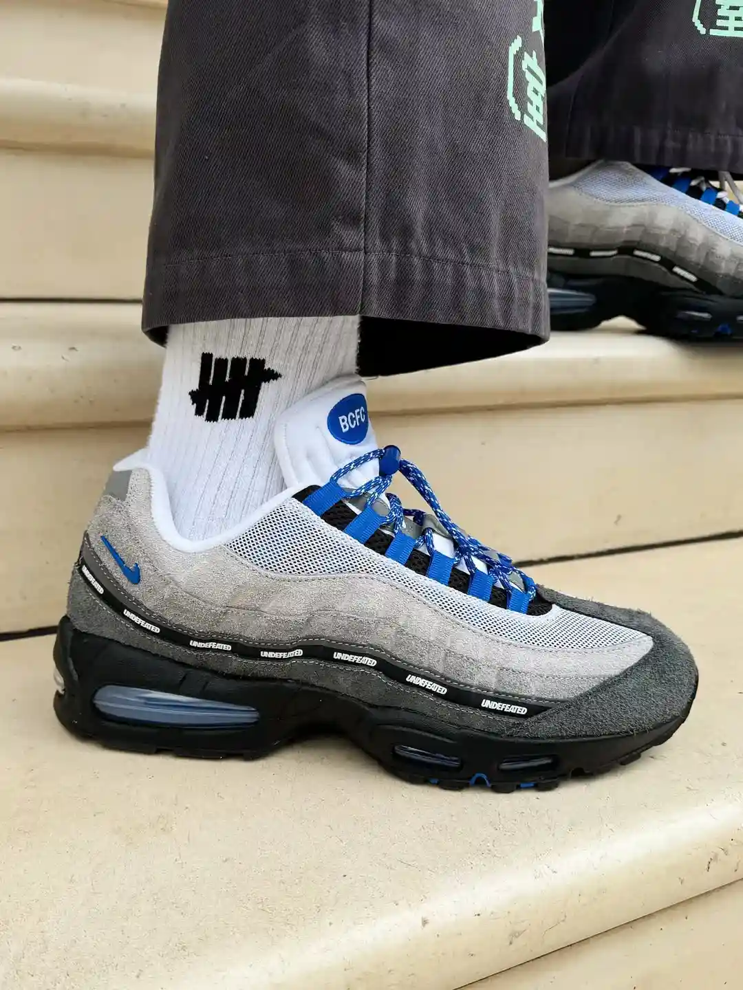 Undefeated, Nike Air Max 95, Nike - UNDEFEATED x Nike Air Max 95 "Hyper Cobalt" 伯明翰獨家發售