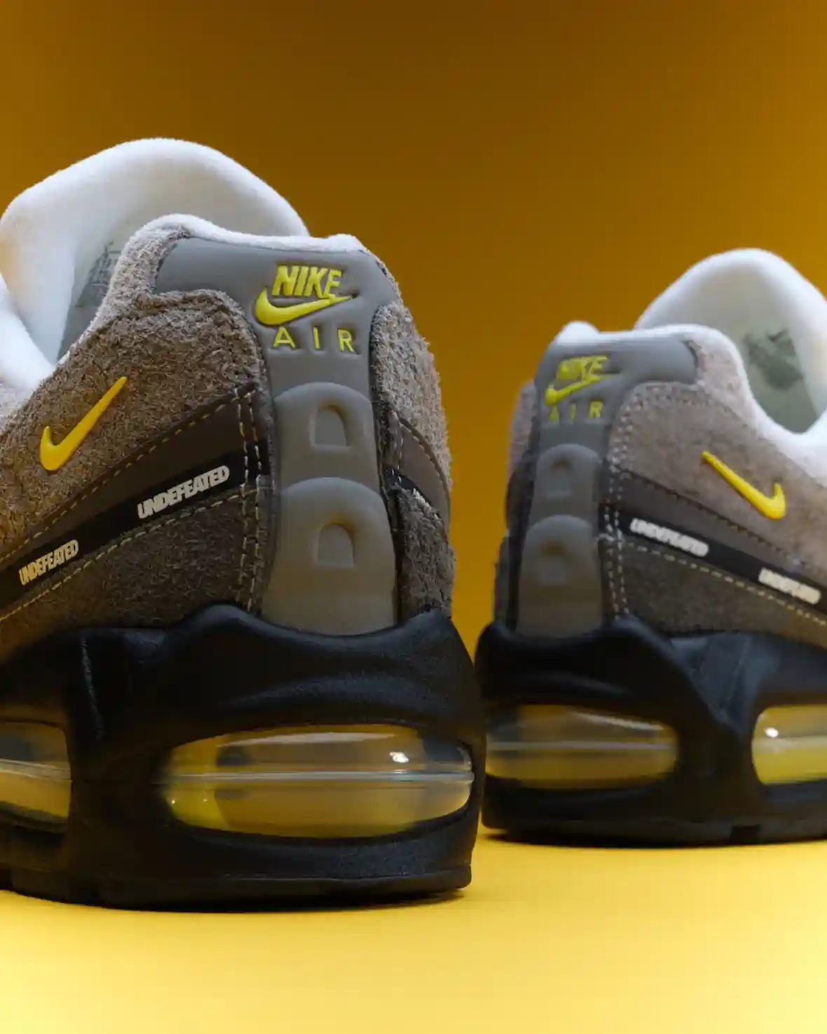 Undefeated x Nike Air Max 95 "上海 "限量 600 雙 Undefeated, Nike Air Max 95, Nike - Undefeated x Nike Air Max 95 "上海 "限量 600 雙