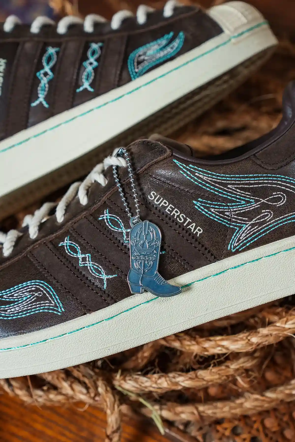 Active Athlete x adidas Superstar "Lone Star Reppin" 慶祝德克薩斯文化 adidas superstar, adidas - Active Athlete x adidas Superstar "Lone Star Reppin" 慶祝德克薩斯文化