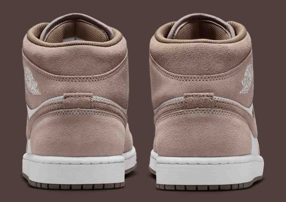 Air Jordan 1 Mid, Air Jordan 1, Air Jordan - Air Jordan 1 Mid "Enigma Stone" 採用軟麂皮材質