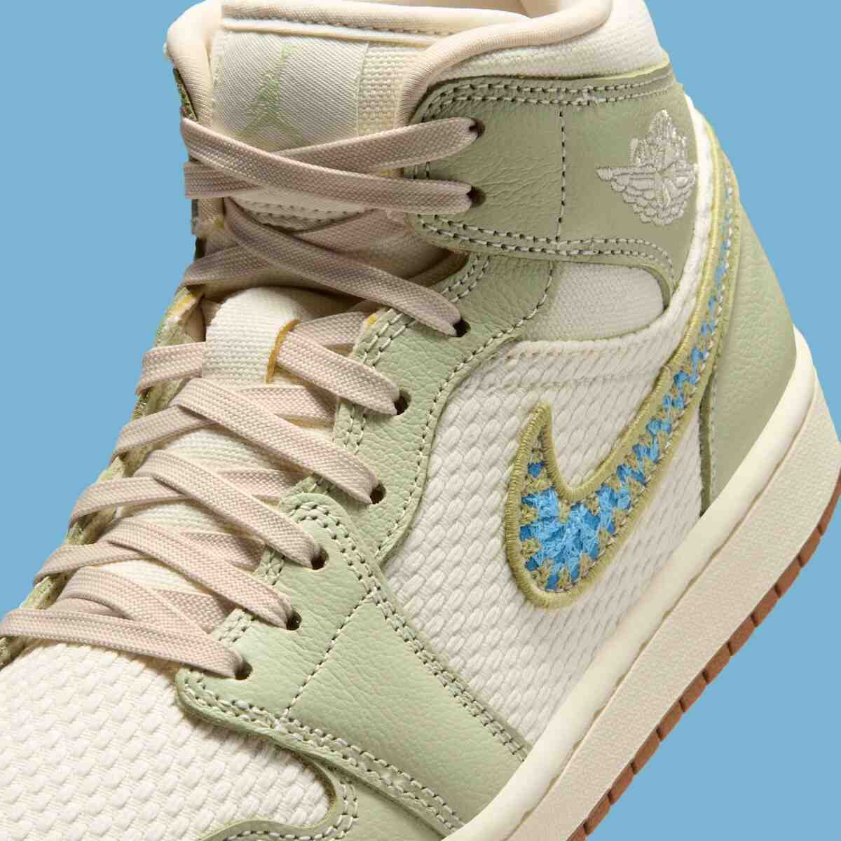 梭織細節詮釋 Air Jordan 1 "橄欖光環 "套裝 Air Jordan 1 Mid, Air Jordan 1 Low, Air Jordan 1, Air Jordan - 梭織細節詮釋 Air Jordan 1 "橄欖光環 "套裝