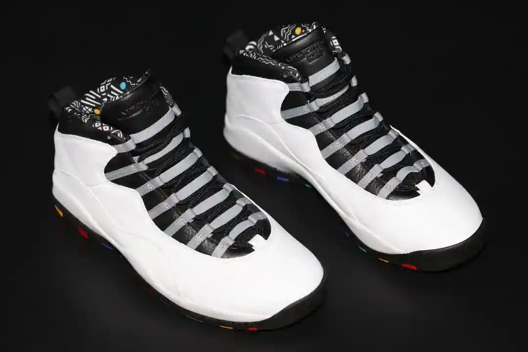 Air Jordan 10 "馬丁 "樣品揭示了一種罕見的情景喜劇靈感設計 Air Jordan 10, Air Jordan 1, Air Jordan - Air Jordan 10 "馬丁 "樣品揭示了一種罕見的情景喜劇靈感設計