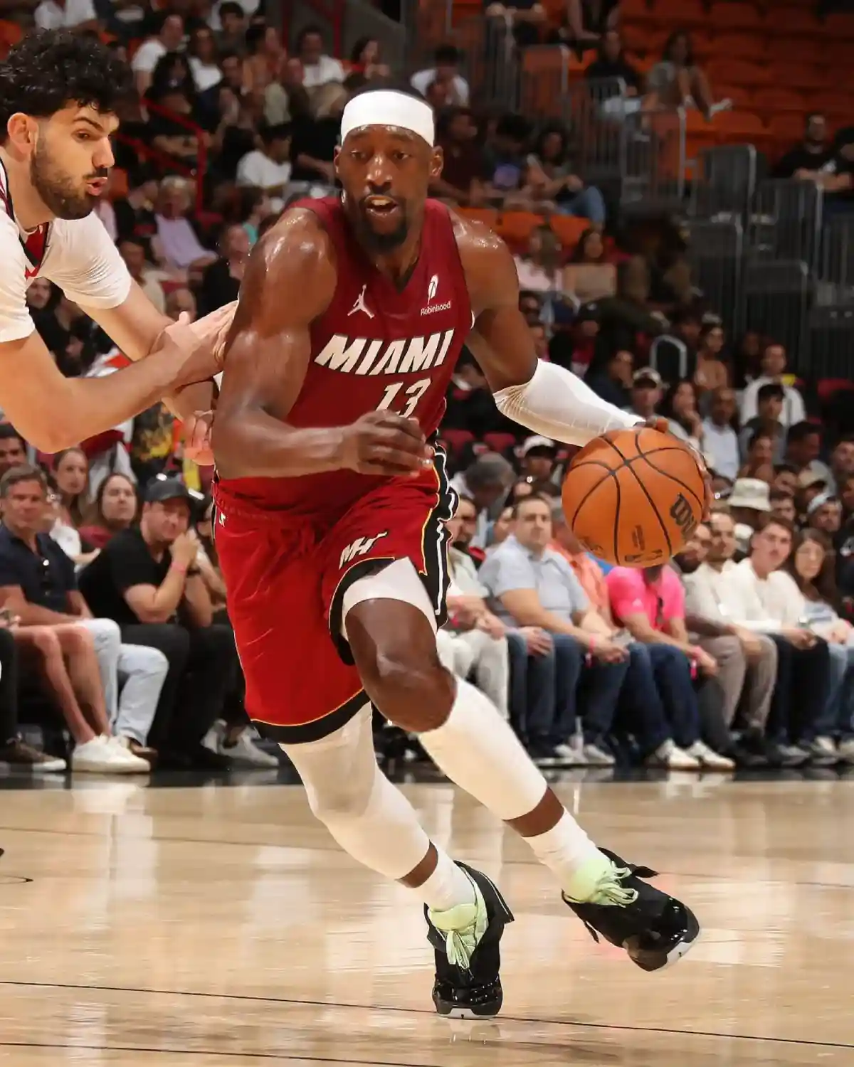 Air Jordan XX8, Air Jordan 4028, Air Jordan 40, Air Jordan 4, Air Jordan - 巴姆-阿德巴約在 Air Jordan 4028 中砍下 83 分