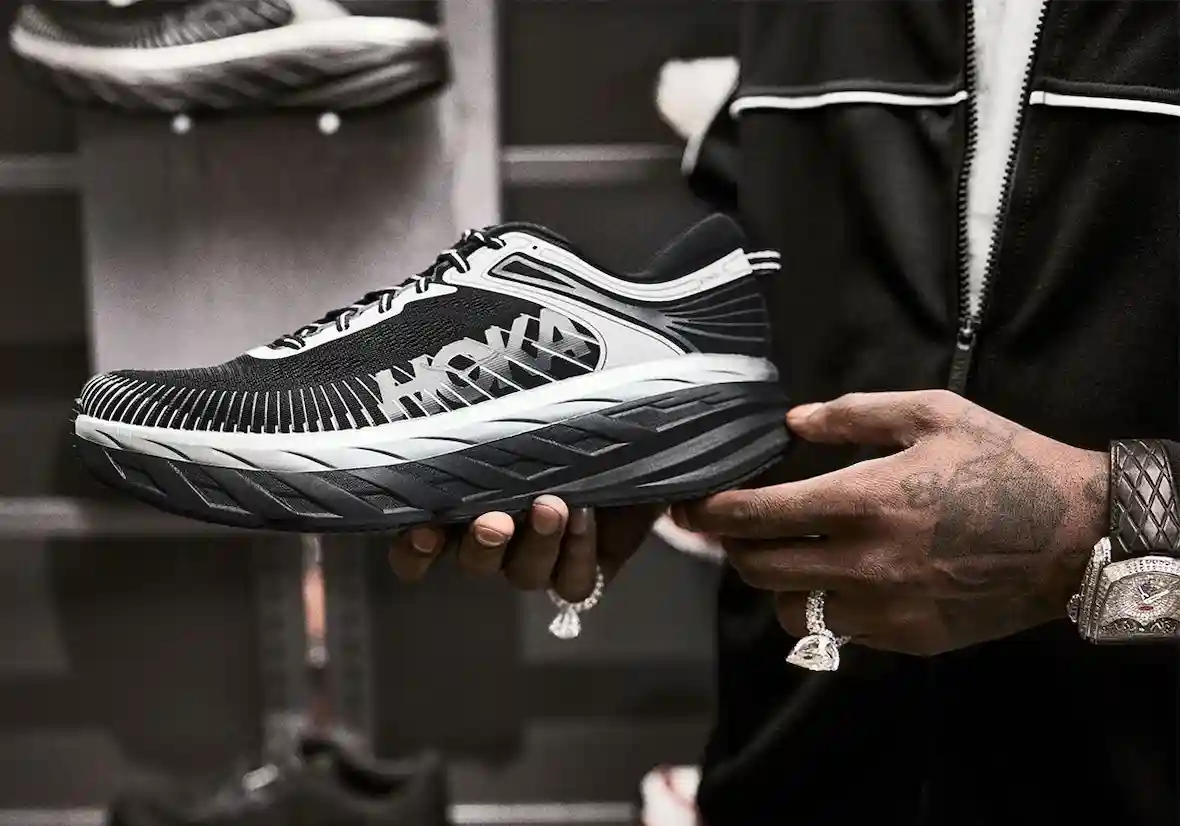 古馳-馬內(Gucci Mane)與 Foot Locker 合作,出演 HOKA Bondi 7 廣告大片 Hoka, Foot Locker - 古馳-馬內(Gucci Mane)與 Foot Locker 合作,出演 HOKA Bondi 7 廣告大片