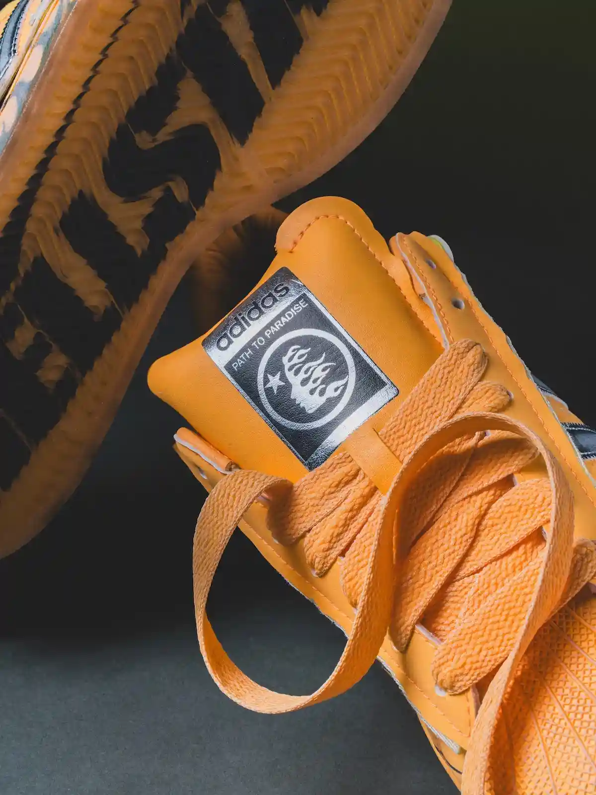 Hellstar x adidas Superstar "朦朧橙 "4 月 10 日發佈 Hellstar, adidas superstar, adidas - Hellstar x adidas Superstar "朦朧橙 "4 月 10 日發佈