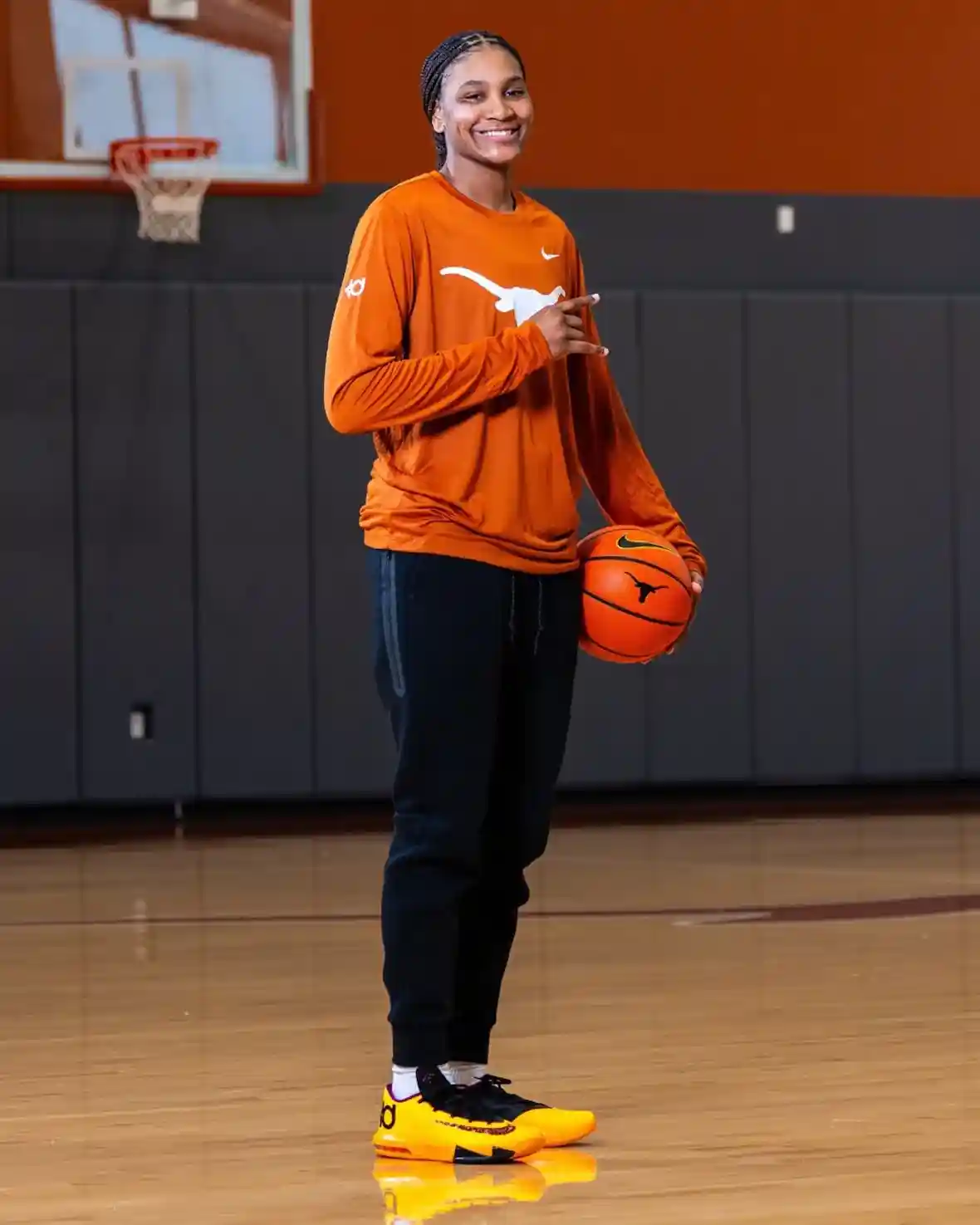 Nike, NBA, Kevin Durant - 凱文-杜蘭特與德克薩斯大學共同推出 KD NIL 團隊計劃