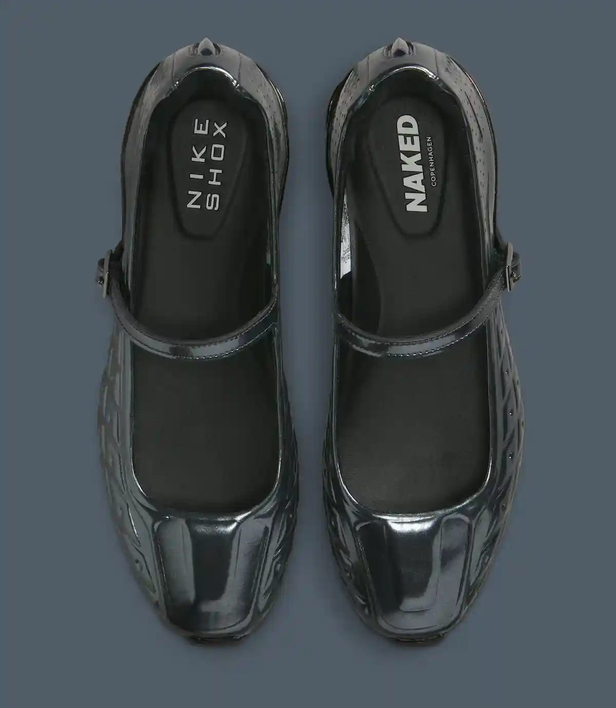 Naked Copenhagen 對 Nike Shox Z 和 Calistra 進行了重新設計,採用了光滑的金屬裝飾 Nike Shox, Nike - Naked Copenhagen 對 Nike Shox Z 和 Calistra 進行了重新設計,採用了光滑的金屬裝飾