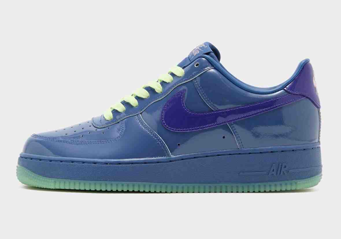 Nike Air Force 1 Low, Nike Air Force 1, Nike, Footpatrol - 藍色漆皮包裹的耐克 Air Force 1 Low