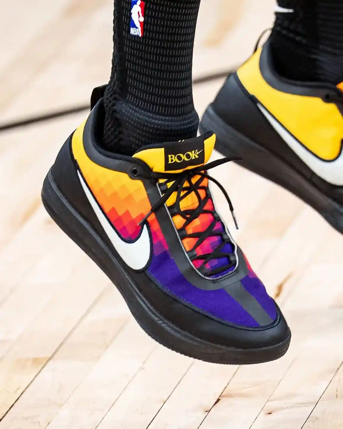 Nike Book 2, Nike, NBA, Devin Booker - 德文-布克亮相耐克圖書 2 "山谷 "體育版