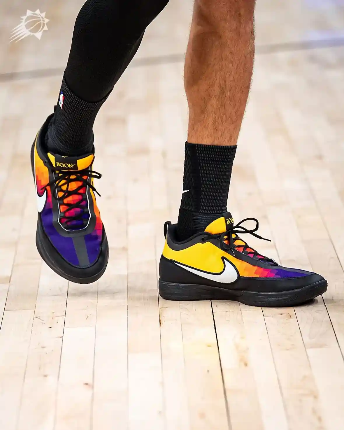 Nike Book 2, Nike, NBA, Devin Booker - 德文-布克亮相耐克圖書 2 "山谷 "體育版