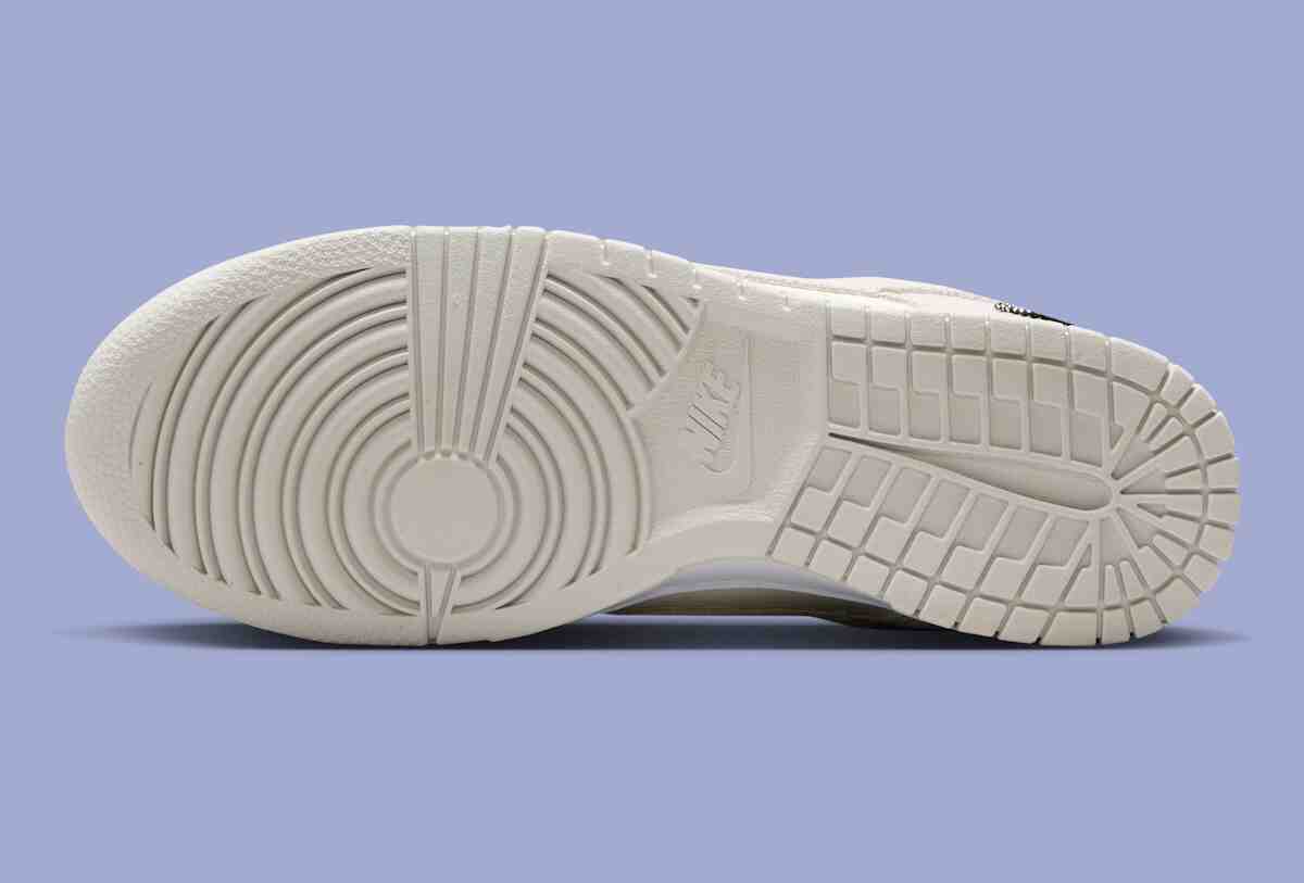 耐克 Dunk Low SE "帆船色/深灰色 "將柔軟的絨面革與清爽的中性色搭配在一起 Nike Dunk Low, Nike - 耐克 Dunk Low SE "帆船色/深灰色 "將柔軟的絨面革與清爽的中性色搭配在一起