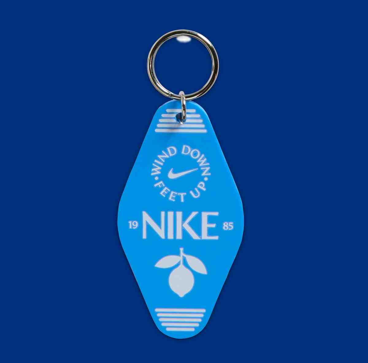 Nike Dunk Low, Nike - 耐克 Dunk Low "風停腳起 "系列採用寬松的編織結構