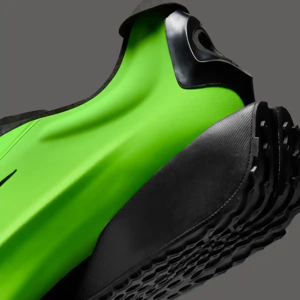 Nike First Sight Noir, Nike First Sight, Nike - 耐克最新款 First Sight Noir 跑鞋以 "電光綠 "亮相