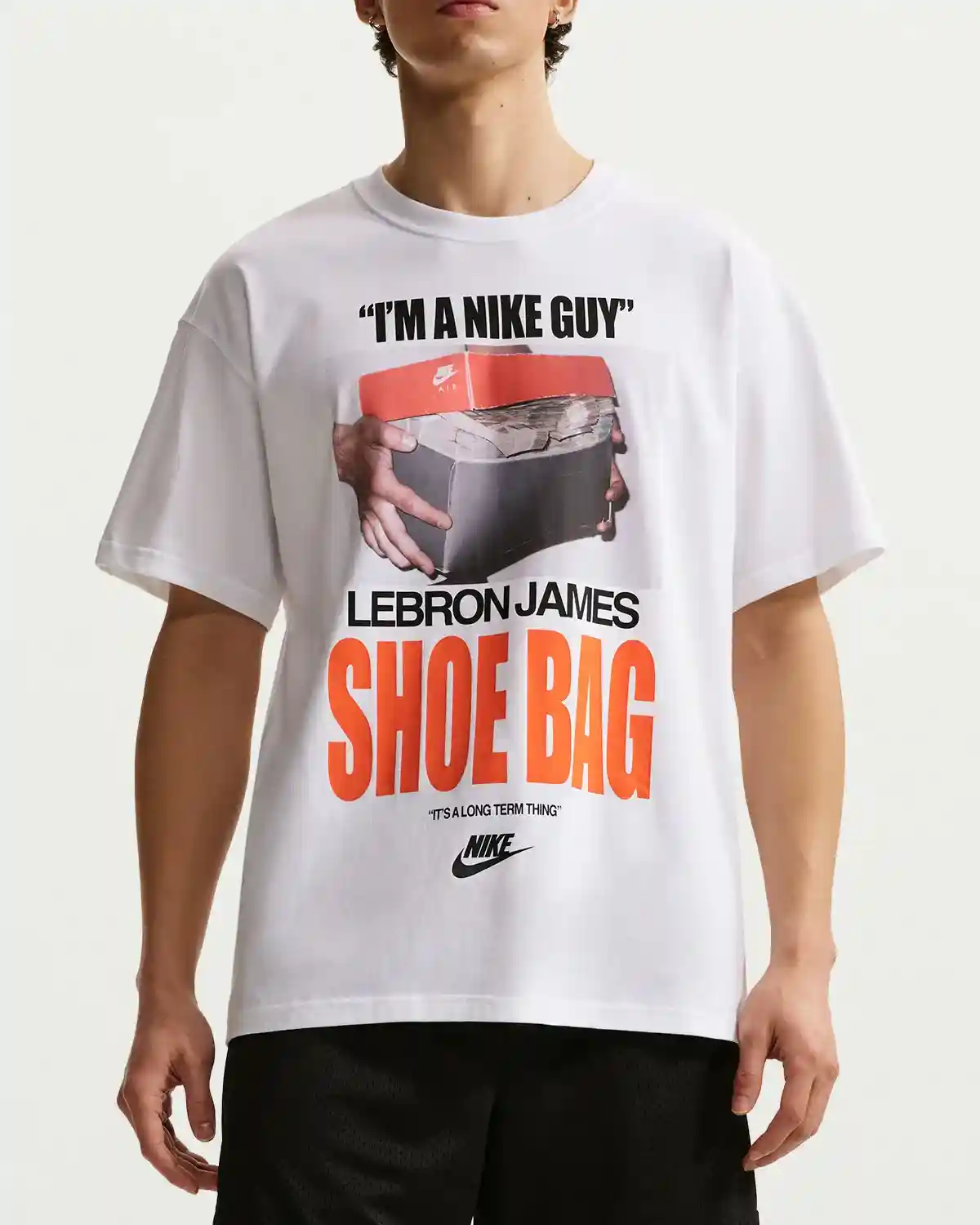 Nike LeBron 23, Nike, NBA - 這件耐克勒布朗襯衫幾乎包含了阿迪達斯和銳步的標志