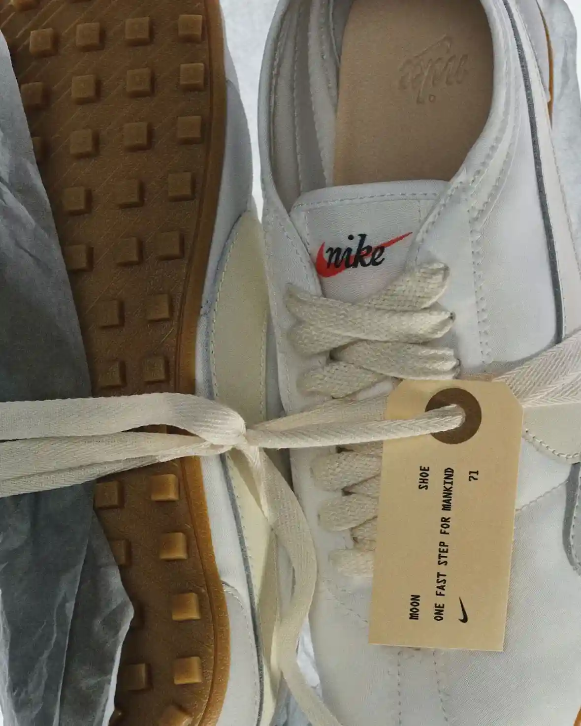 Nike Moon Shoe, Nike - 耐克月光鞋 4 月 2 日回歸