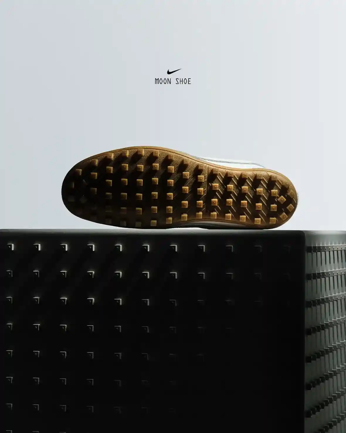 Nike Moon Shoe, Nike - 耐克月光鞋 4 月 2 日回歸