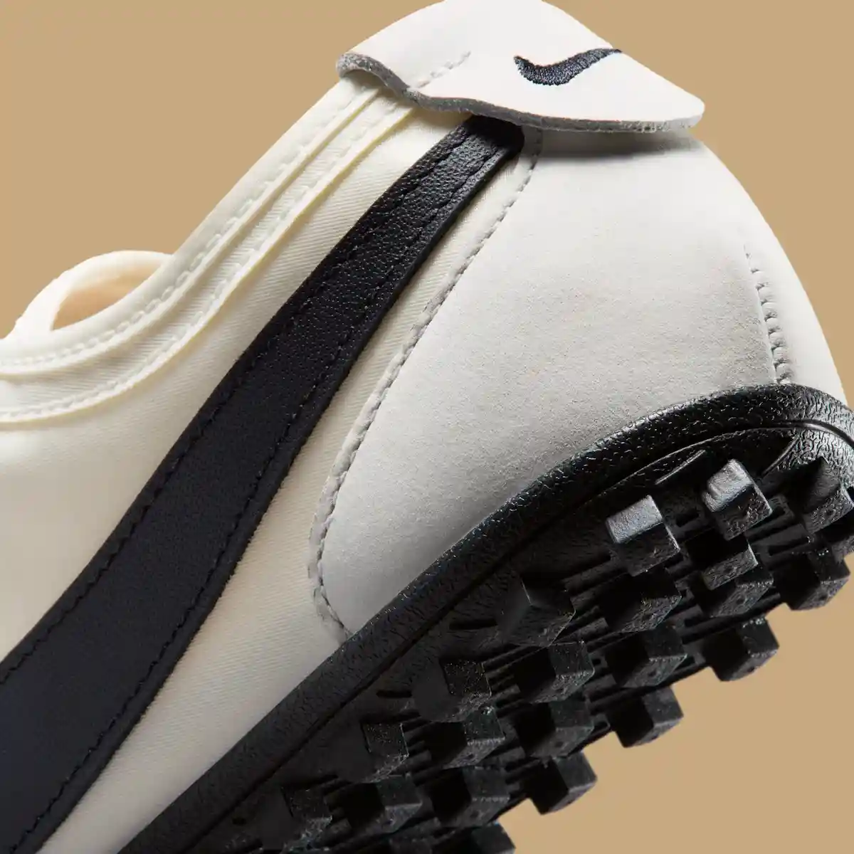 Nike Moon Shoe, Nike - 耐克月光鞋 4 月 2 日回歸