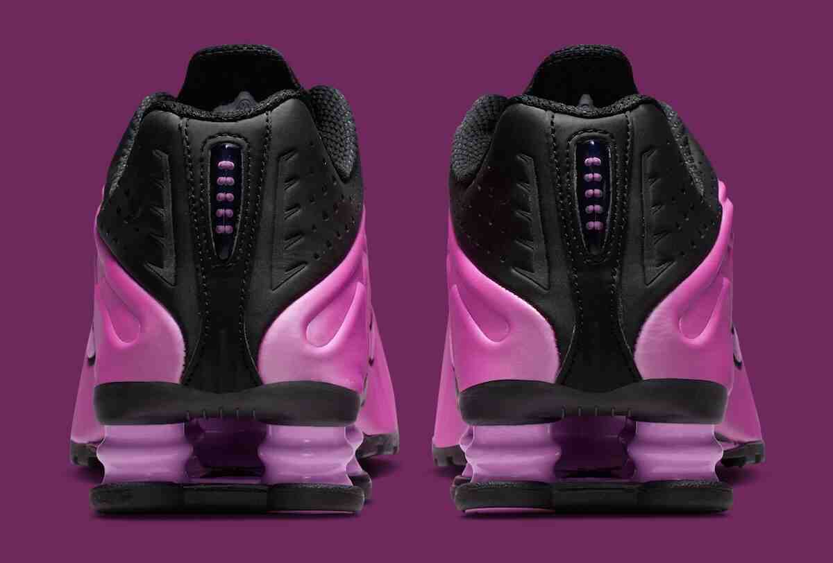 Nike Shox, Nike - 耐克為 2026 年夏季的 Shox R4 換上了 "黑色 "和 "淺品紅色 "的新裝