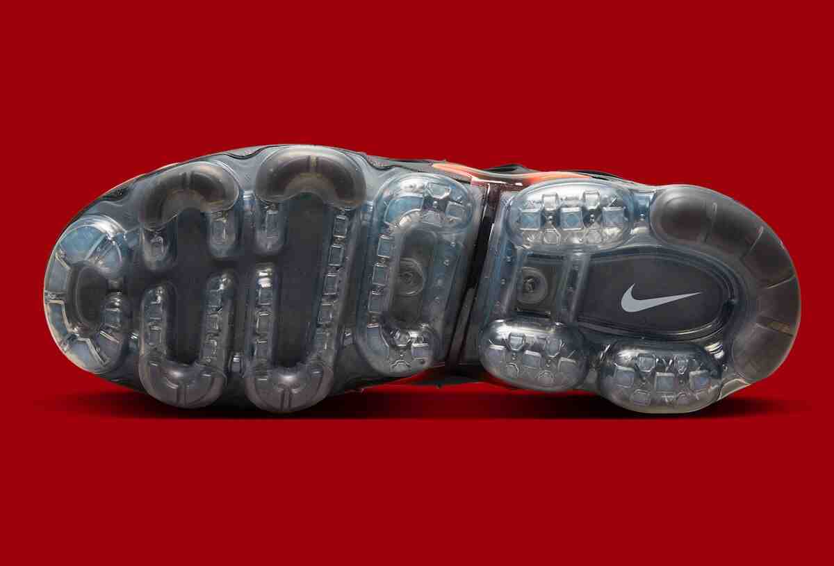 Nike VaporMax Plus, Nike - 耐克 Vapormax Plus "黑/亮深紅色 "3 月 20 日回歸