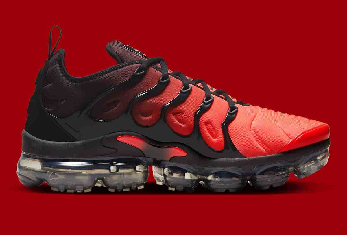 Nike VaporMax Plus, Nike - 耐克 Vapormax Plus "黑/亮深紅色 "3 月 20 日回歸