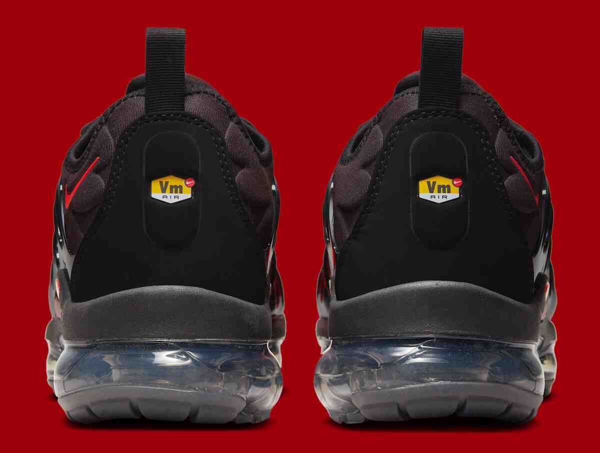Nike VaporMax Plus, Nike - 耐克 Vapormax Plus "黑/亮深紅色 "3 月 20 日回歸