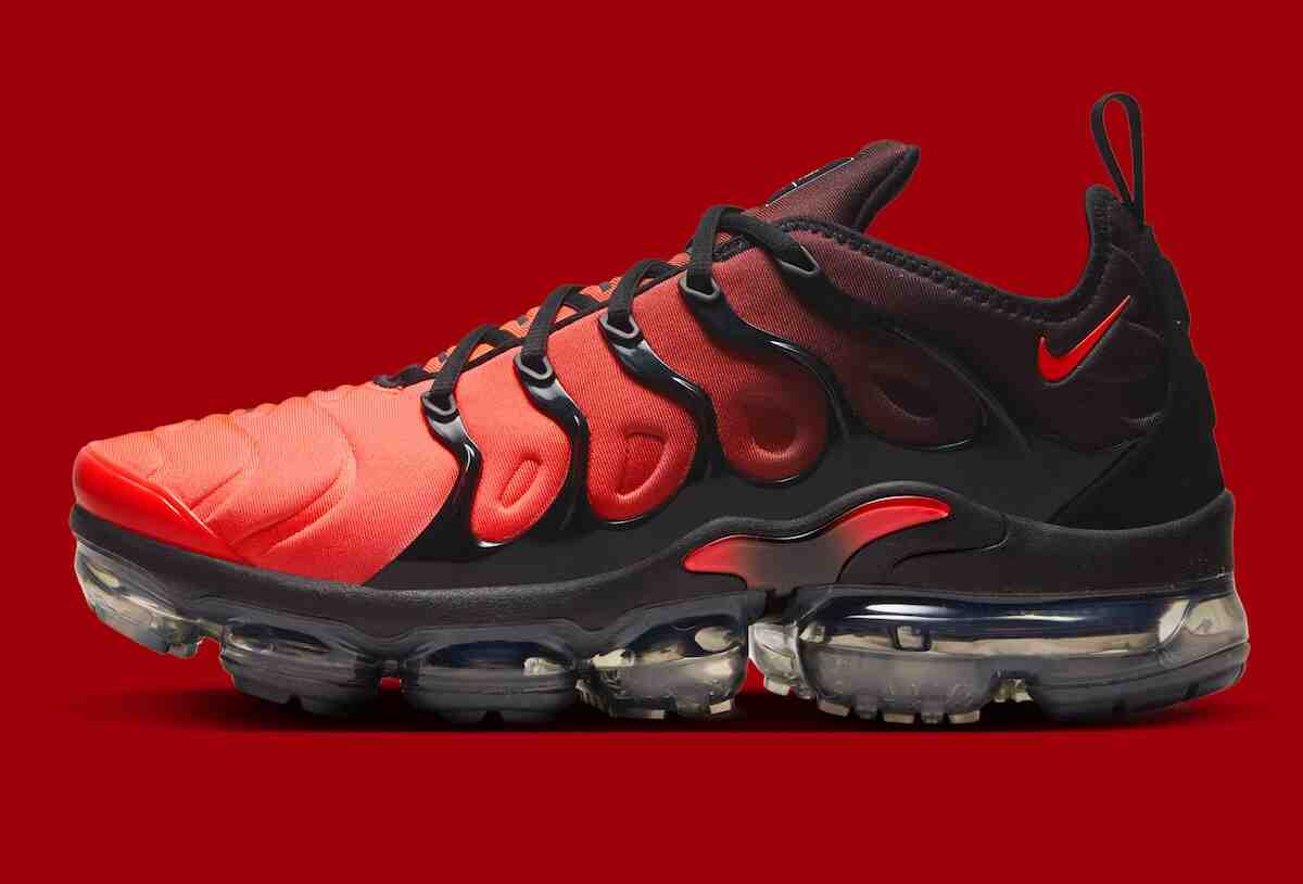 Nike VaporMax Plus, Nike - 耐克 Vapormax Plus "黑/亮深紅色 "3 月 20 日回歸