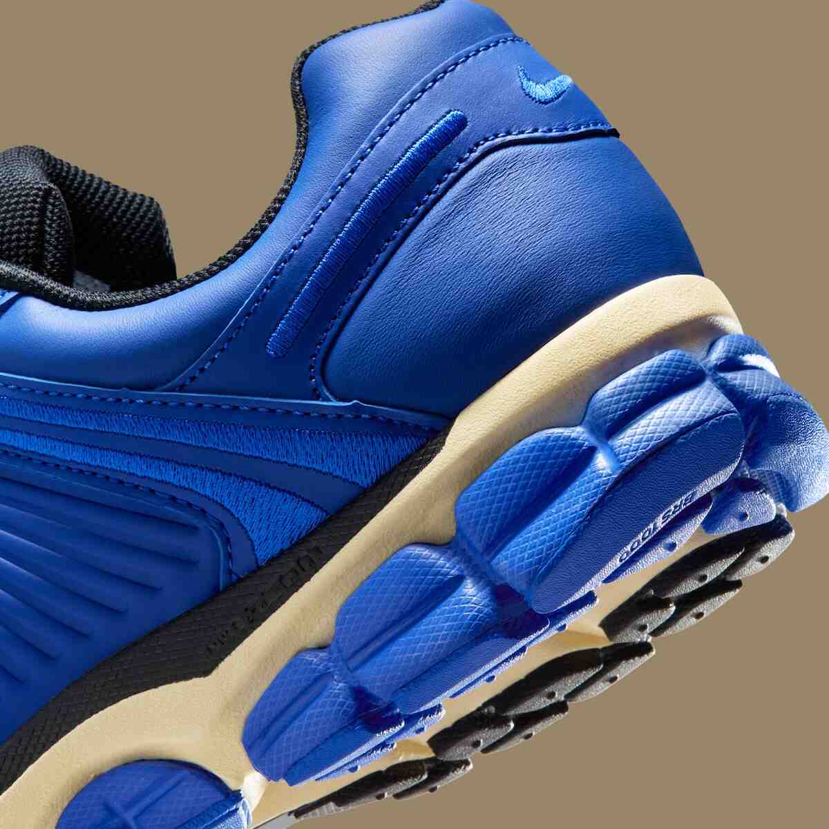 Nike Zoom Vomero 5, Nike - 耐克 Zoom Vomero 無閃燈 "Hyper Royal "3 月 10 日發佈