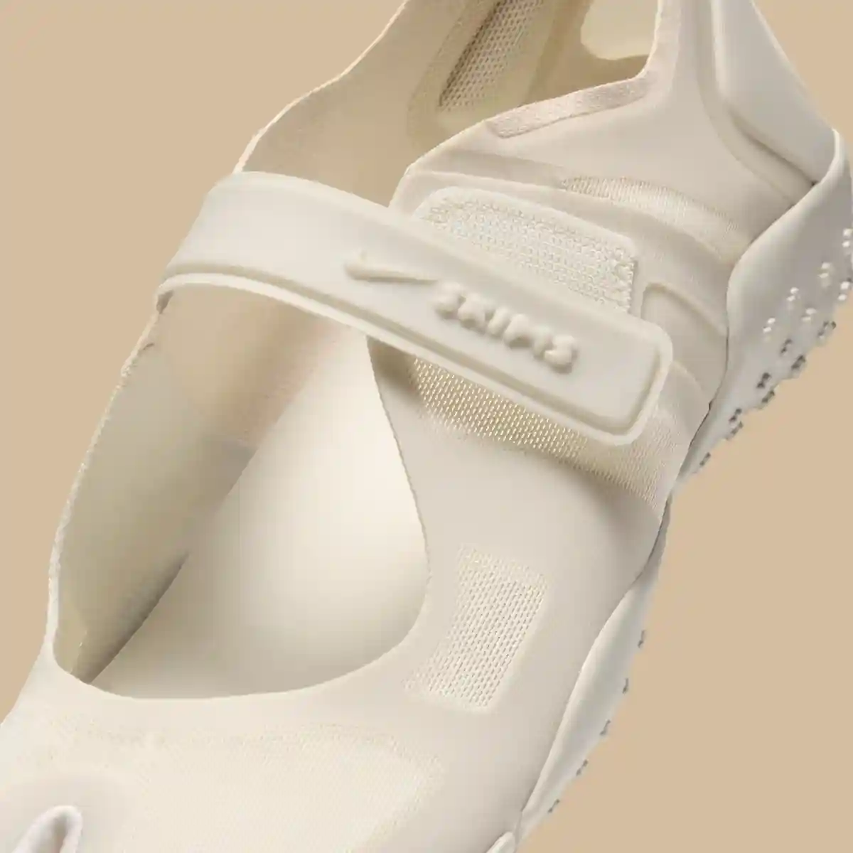 SKIMS, Nike Air Rift, Nike - NikeSkims Rift Mesh "淺骨色 "3 月 12 日發佈