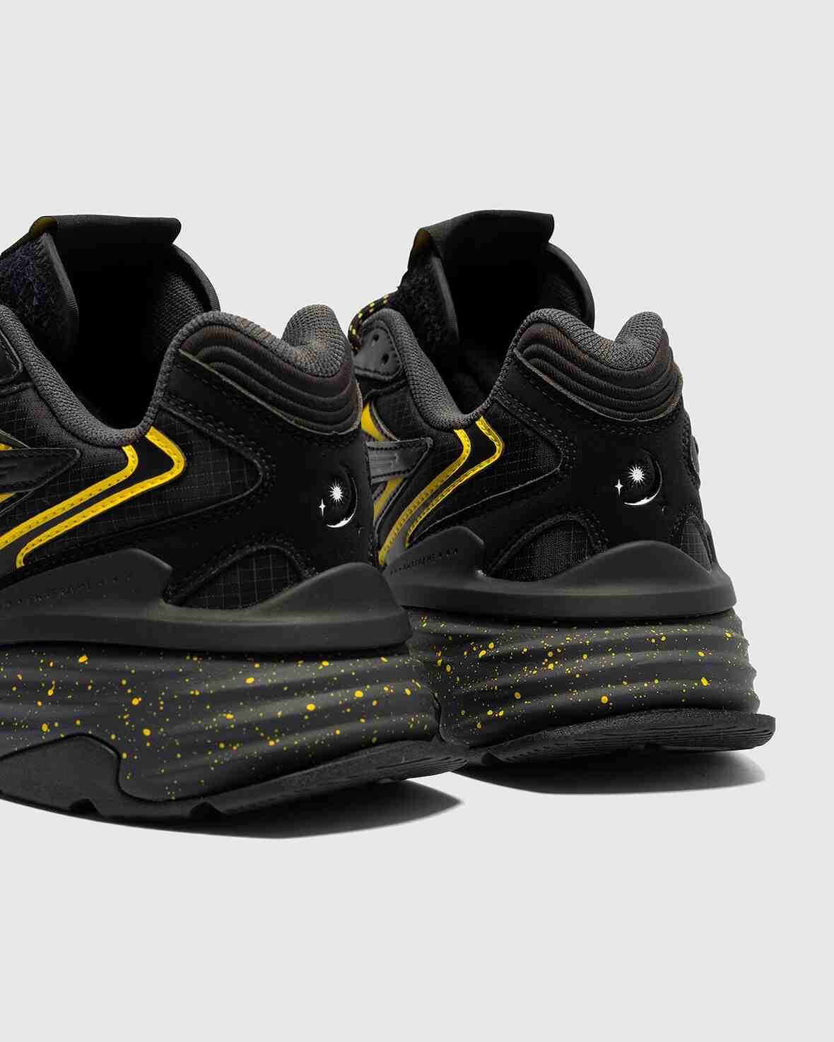 口袋妖怪 x PUMA 日夜兩用運動鞋套裝提升檔次 PUMA Mostro, PUMA Inverse, PUMA All-Pro NITRO 2, Puma, Pokemon - 口袋妖怪 x PUMA 日夜兩用運動鞋套裝提升檔次