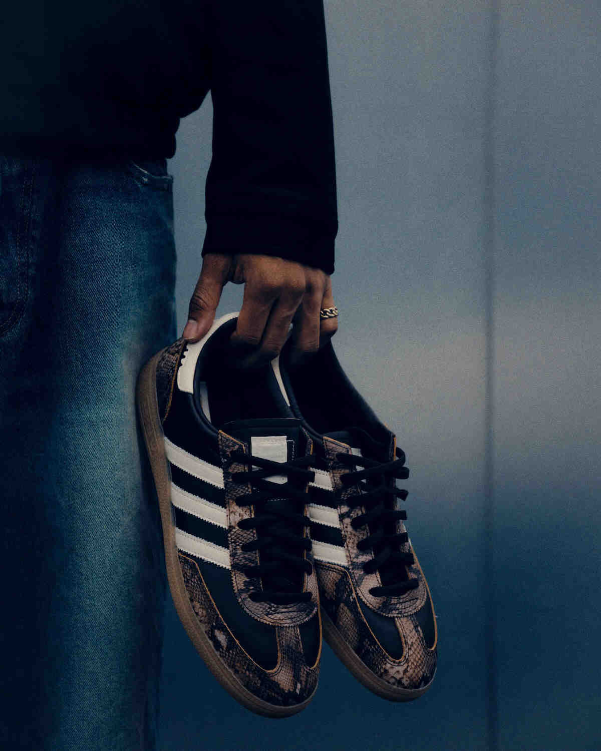 adidas Handball Spezial, adidas F50, adidas BW Army, adidas - 惠特克集團和 adidas Originals 推出 "杜絕重復 "系列