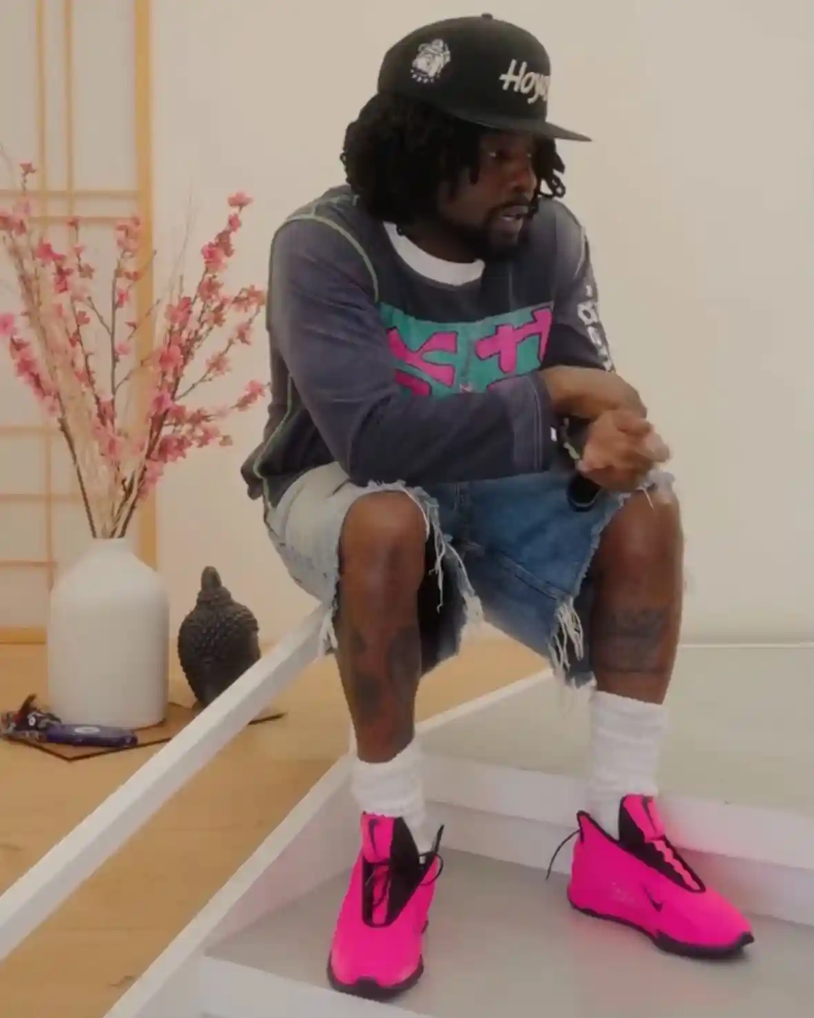Wale, Nike GT Future, Nike - Wale 首次亮相耐克 GT Future "超粉色 "鞋款