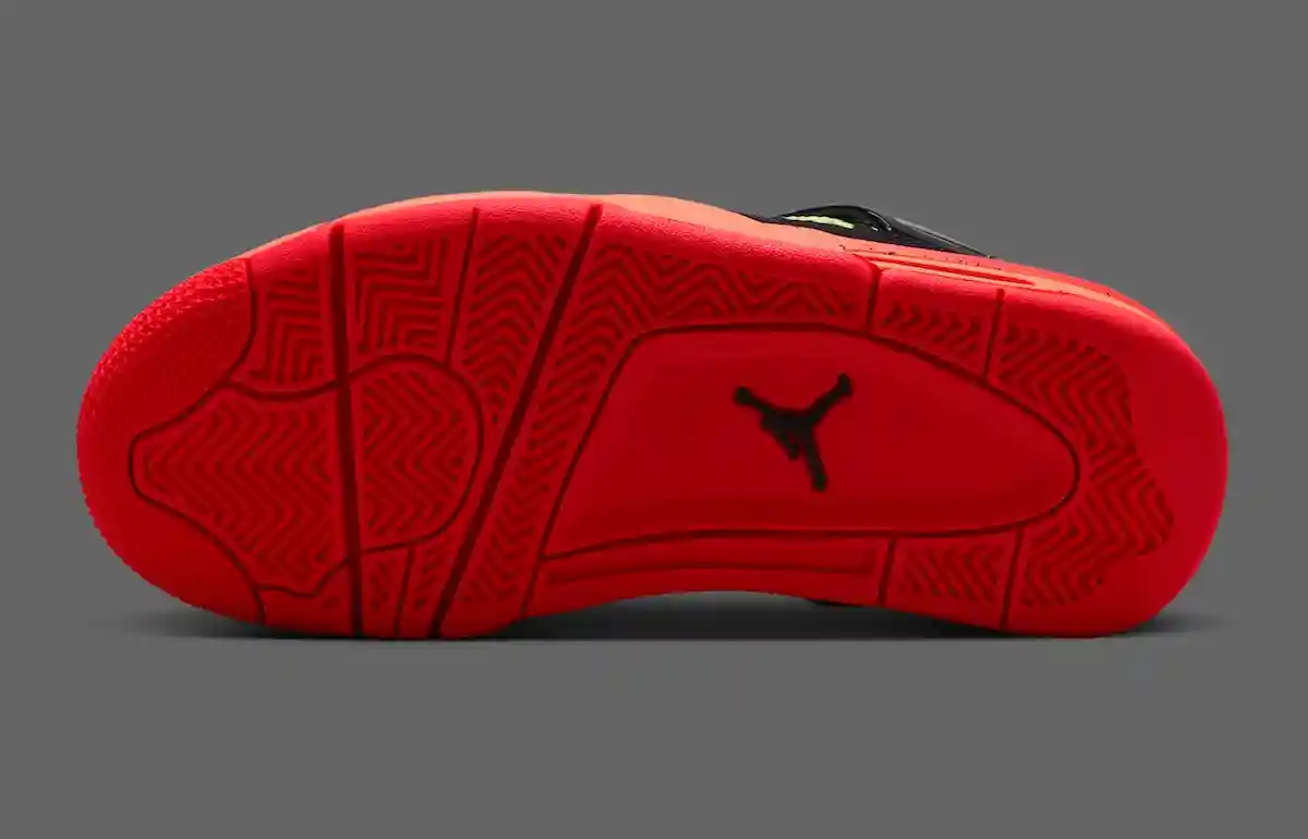 Nike, Air Jordan 4, Air Jordan - Air Jordan 4 GS "黑色/Infrared 23 "將於 2026 年 5 月發佈