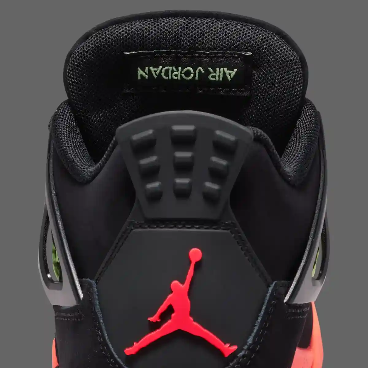Nike, Air Jordan 4, Air Jordan - Air Jordan 4 GS "黑色/Infrared 23 "將於 2026 年 5 月發佈