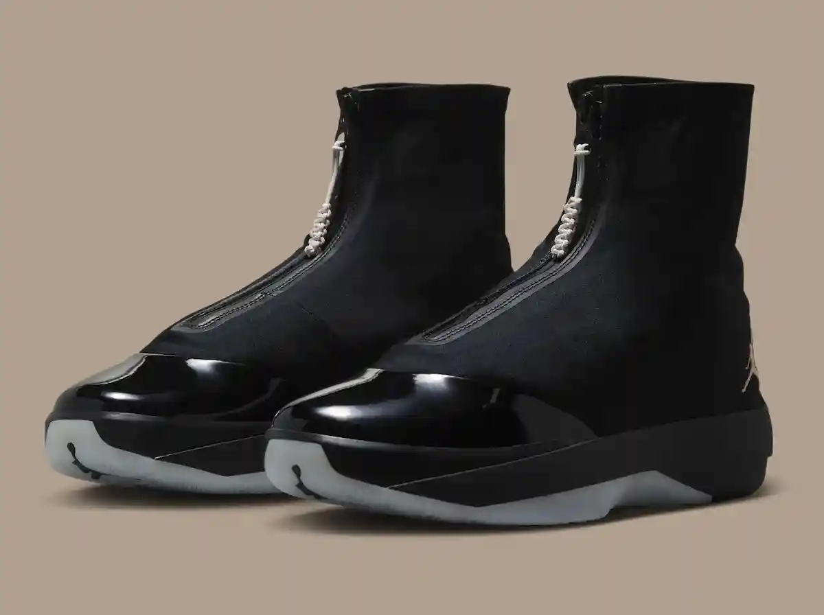 Air Jordan XX8, Air Jordan 4028, Air Jordan 40, Air Jordan 4, Air Jordan - Air Jordan 4028 以 "黑色/金屬金色 "亮相