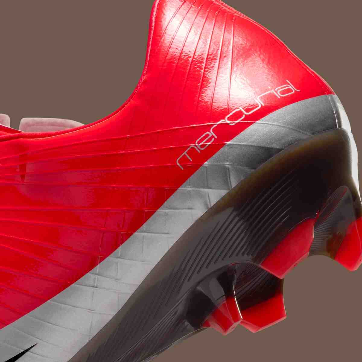 Nike Mercurial, Nike - 克里斯蒂亞諾-朗拿度的傳奇球鞋耐克 Mercurial Superfly 1 4 月 7 日回歸