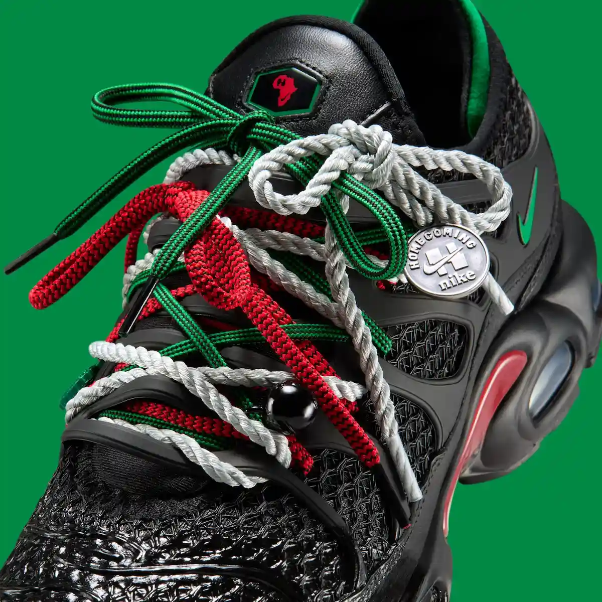 HOMECOMING x Nike Air Max Plus 本周末在拉各斯亮相 Nike Air Max Plus, Nike Air Max, Nike - HOMECOMING x Nike Air Max Plus 本周末在拉各斯亮相