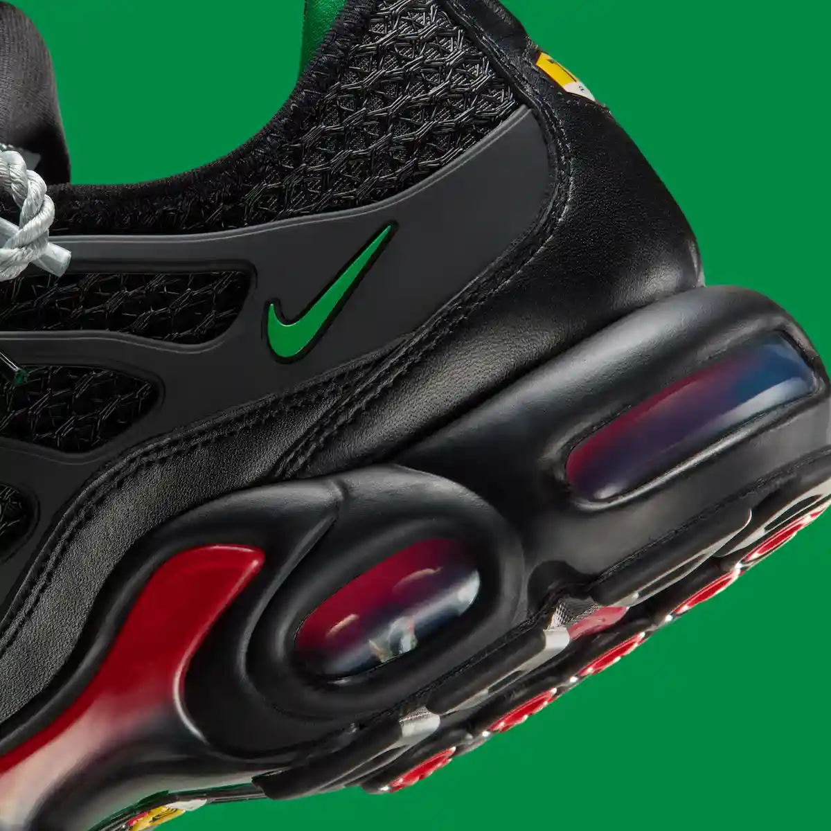 HOMECOMING x Nike Air Max Plus 本周末在拉各斯亮相 Nike Air Max Plus, Nike Air Max, Nike - HOMECOMING x Nike Air Max Plus 本周末在拉各斯亮相